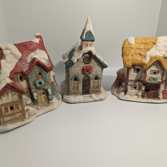 Vintage Porcelain Christmas Village Houses - Picture 4 of 4